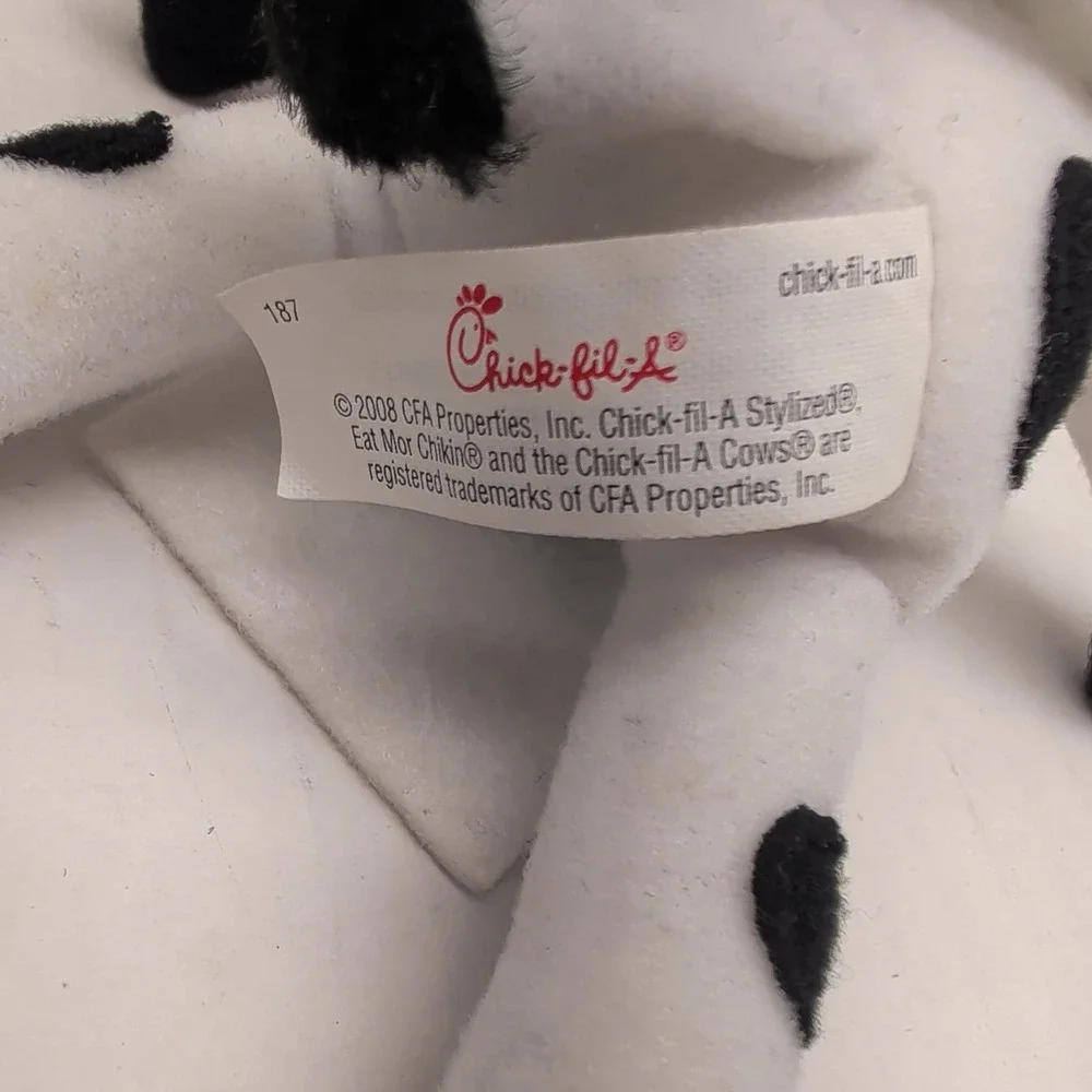 Chick-fil-A Eat Mor Chikin Cow Plush 6 inch and Double Sided Finger Puppet Set